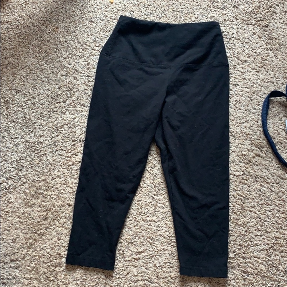 Lysse high waisted capri leggings